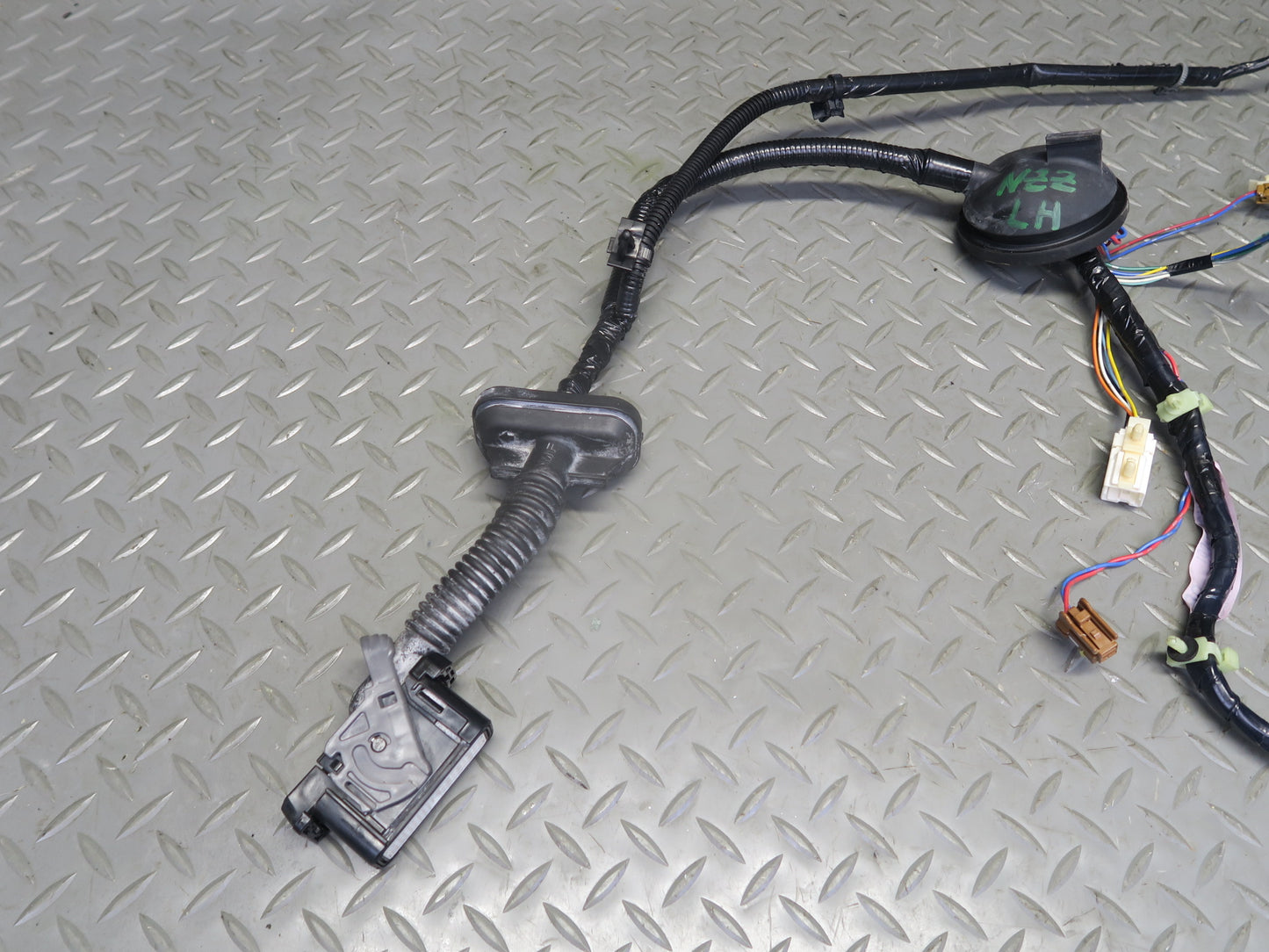 03-06 Nissan Z33 350Z Left Driver Door Wire Wiring Harness 24125CD001 OEM