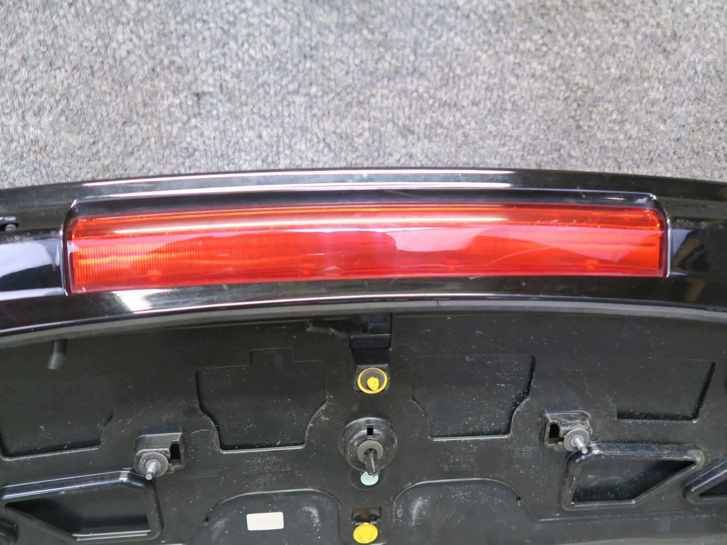 2017-2020 Maserati Levante M161 Rear Tailgate Spoiler w Brake Light 670040267