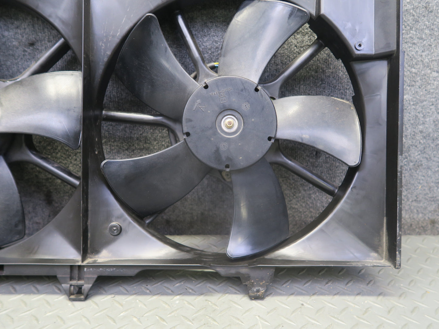 03-06 Nissan Z33 350Z VQ35DE Engine Cooling Fan Motor Shroud OEM
