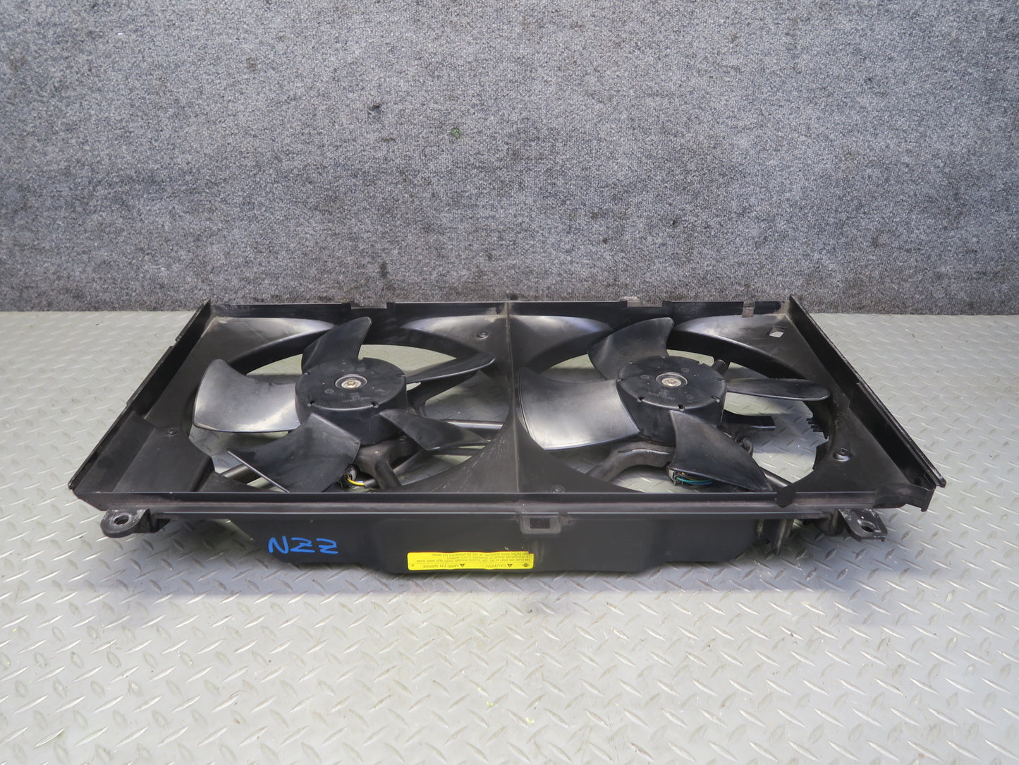 03-06 Nissan Z33 350Z VQ35DE Engine Cooling Fan Motor Shroud OEM