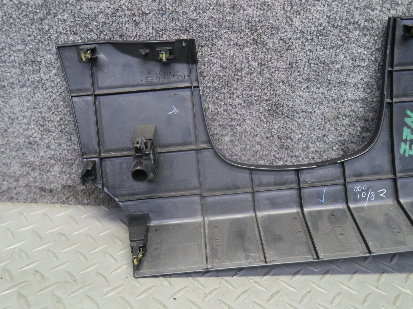 04-06 Nissan 350Z Z33 Convert Left Lower Knee Trim Cover Panel w Switches OEM