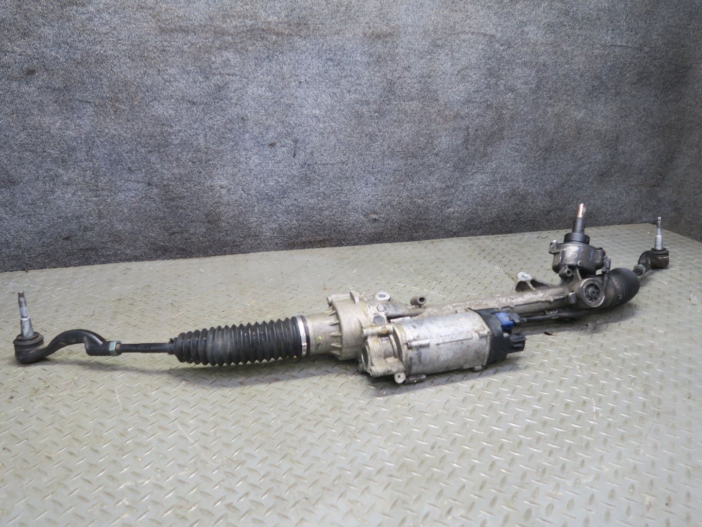16-24 Chevrolet Camaro SS 6.2L Power Steering Rack & Pinion 84160614 OEM