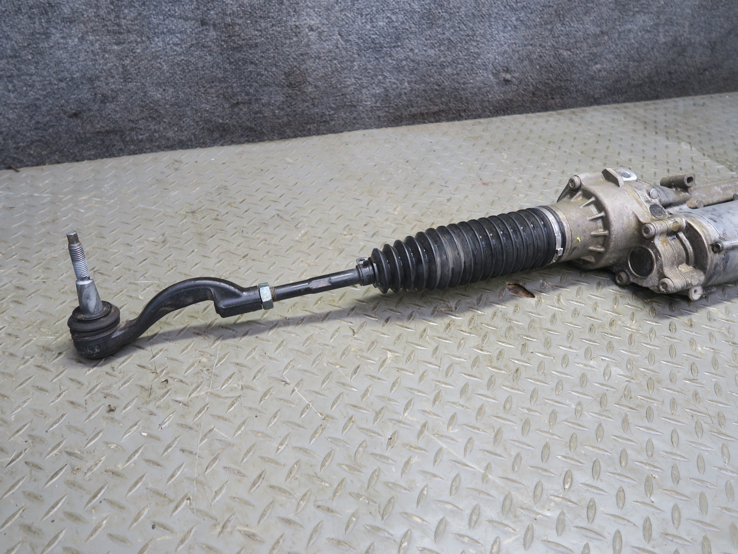 16-24 Chevrolet Camaro SS 6.2L Power Steering Rack & Pinion 84160614 OEM