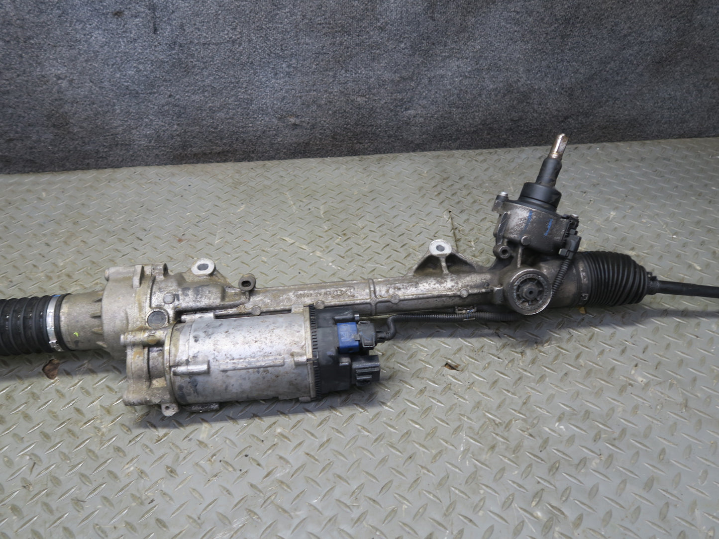 16-24 Chevrolet Camaro SS 6.2L Power Steering Rack & Pinion 84160614 OEM