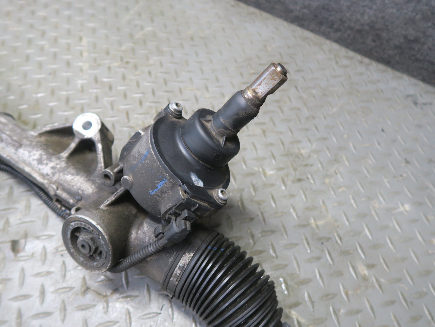 16-24 Chevrolet Camaro SS 6.2L Power Steering Rack & Pinion 84160614 OEM