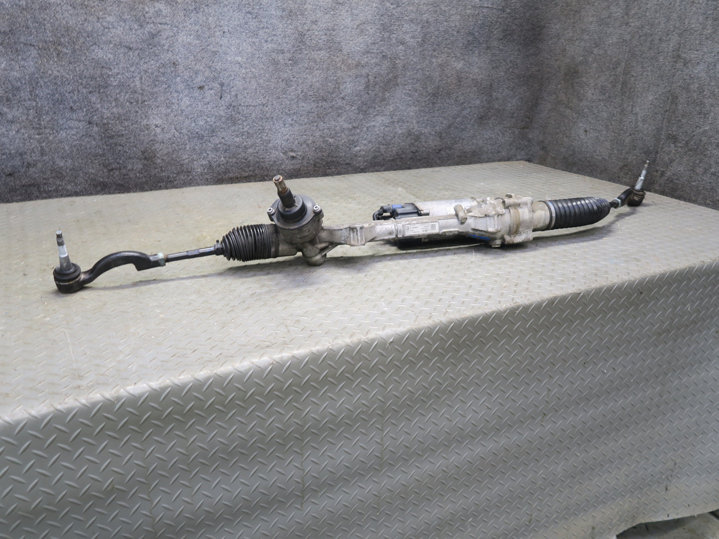 16-24 Chevrolet Camaro SS 6.2L Power Steering Rack & Pinion 84160614 OEM