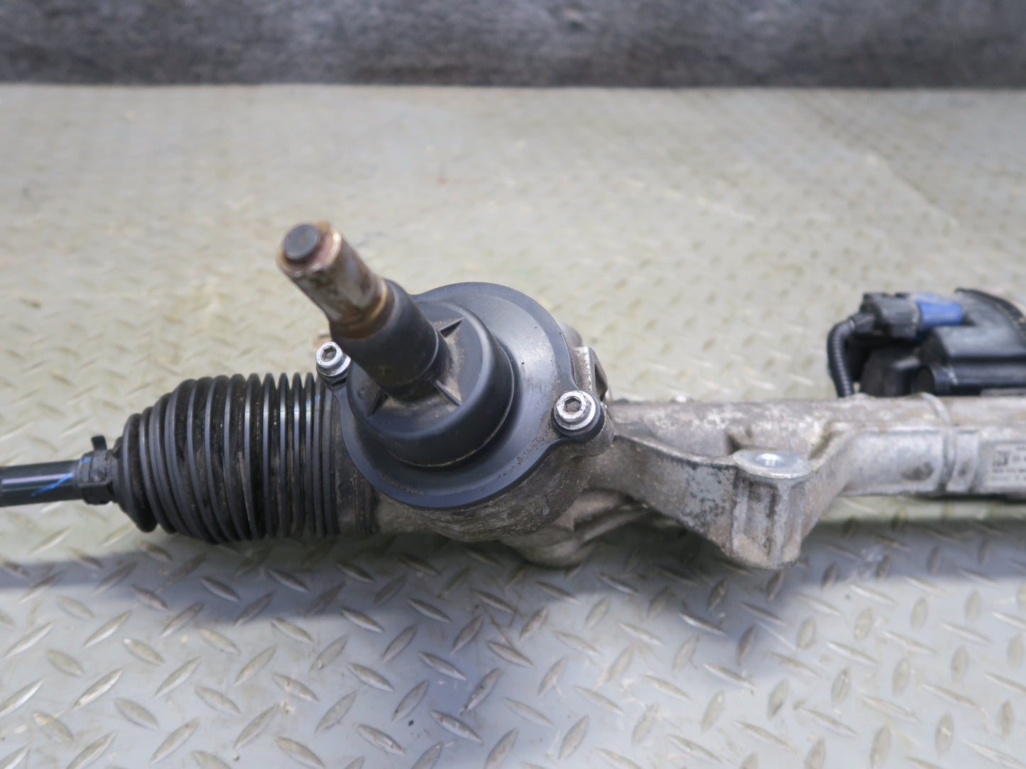 16-24 Chevrolet Camaro SS 6.2L Power Steering Rack & Pinion 84160614 OEM