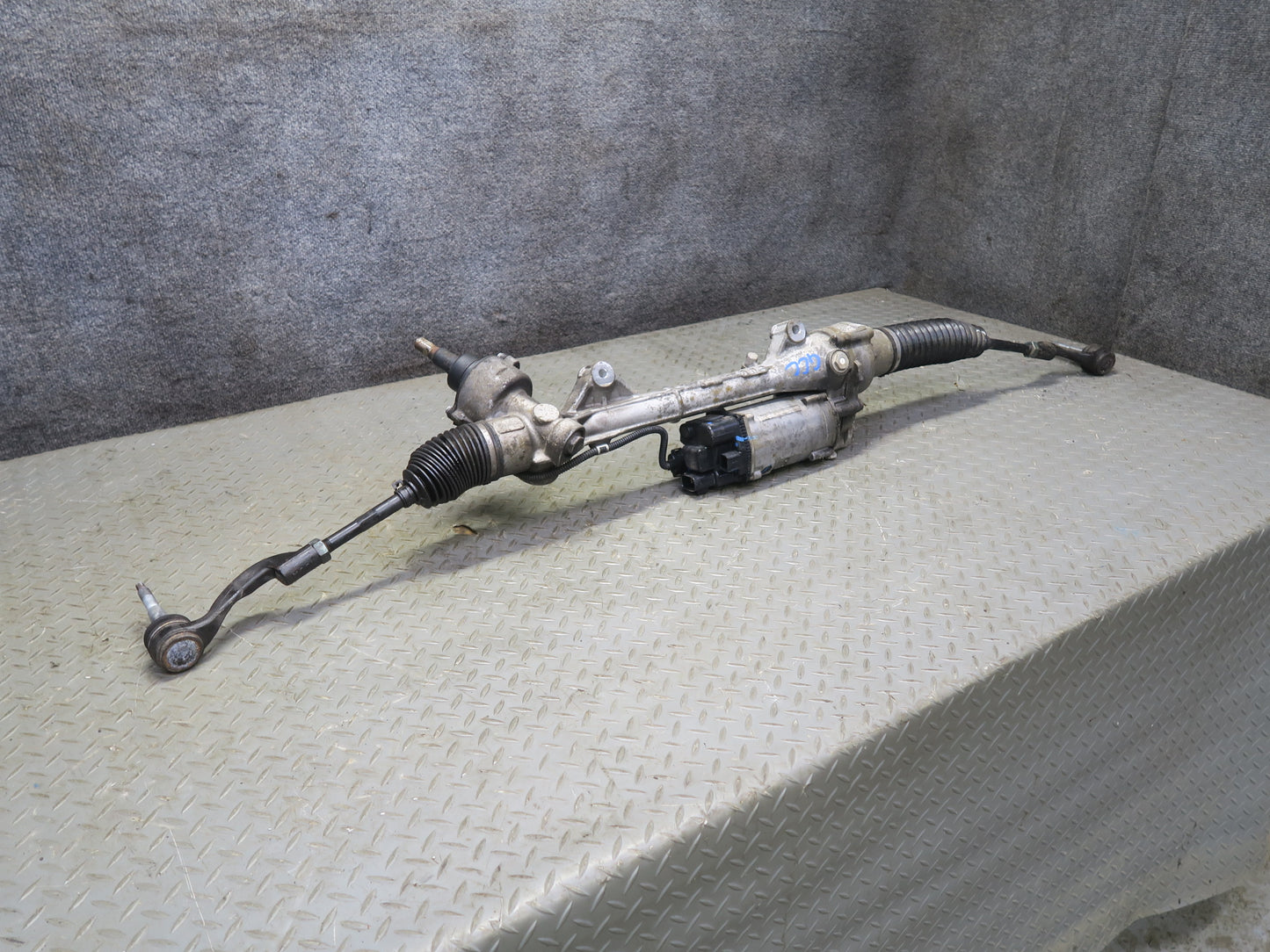 16-24 Chevrolet Camaro SS 6.2L Power Steering Rack & Pinion 84160614 OEM