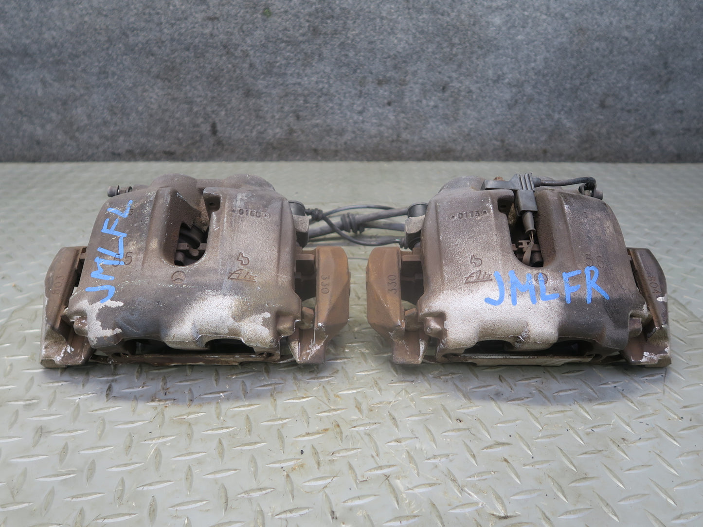 07-11 Mercedes W164 ML350 ML500 Set of 2 Front Left & Right Brake Caliper OEM