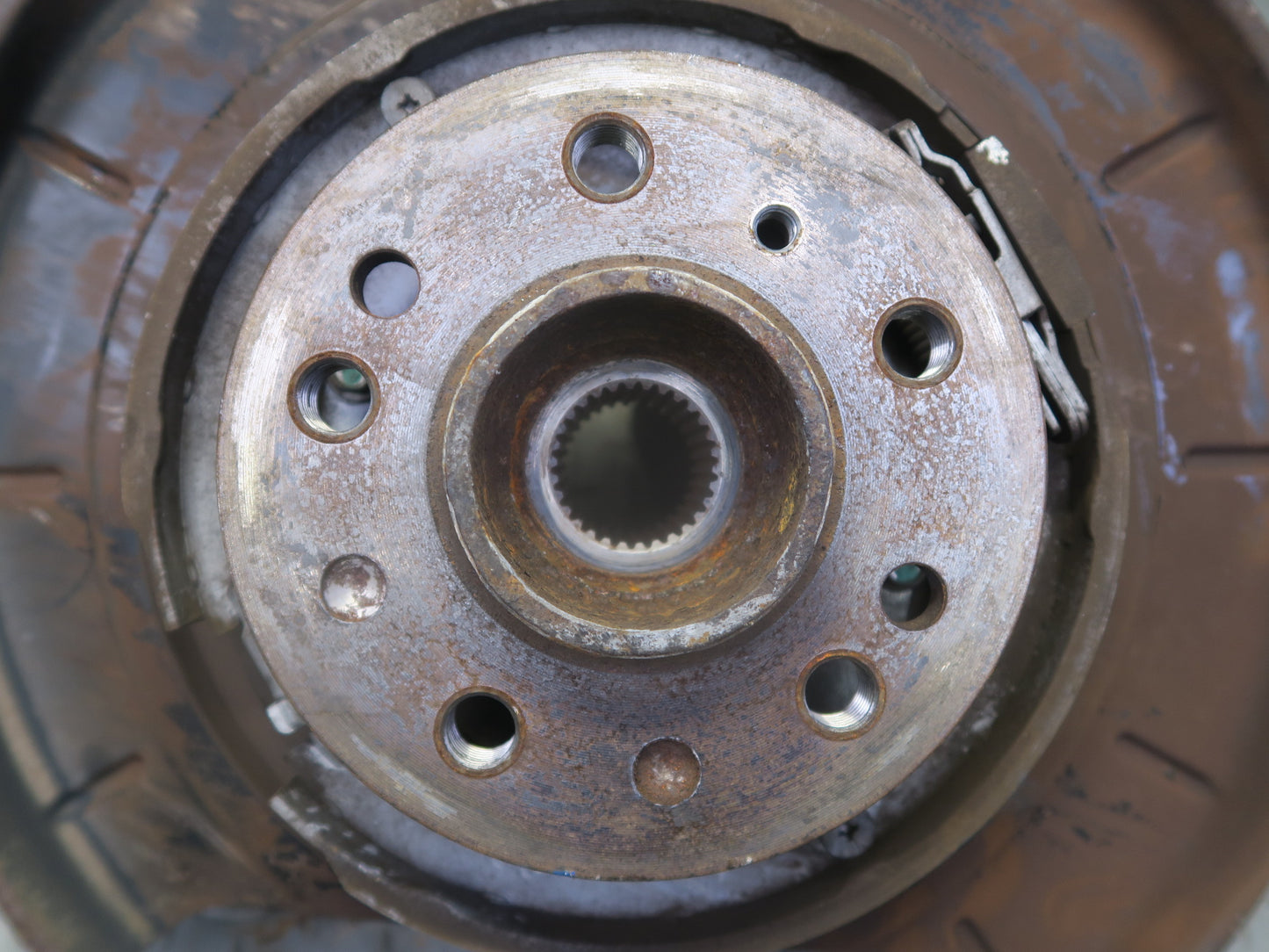 06-11 Mercedes W164 ML350 AWD Rear Left Spindle Knuckle Wheel Hub Bearing OEM