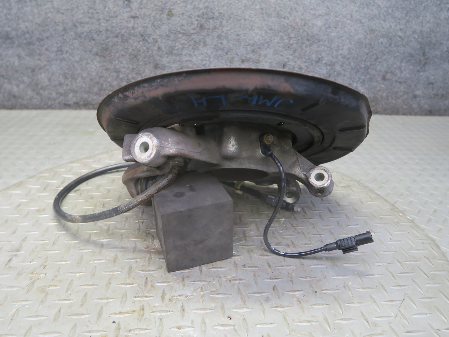 06-11 Mercedes W164 ML350 AWD Rear Left Spindle Knuckle Wheel Hub Bearing OEM