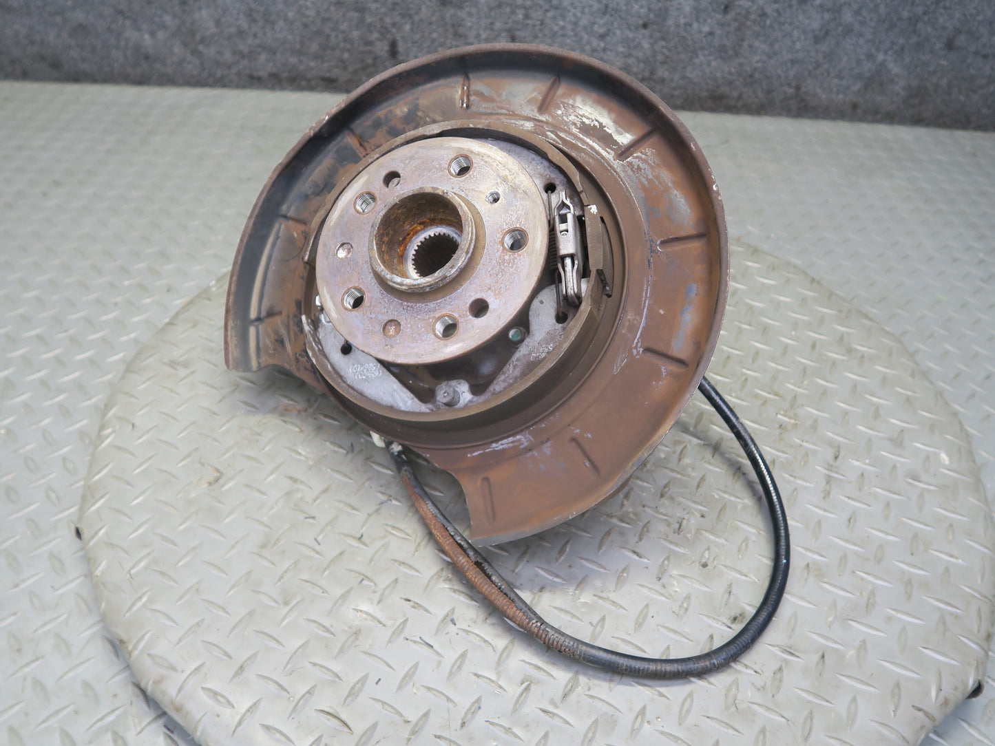 06-11 Mercedes W164 ML350 AWD Rear Left Spindle Knuckle Wheel Hub Bearing OEM
