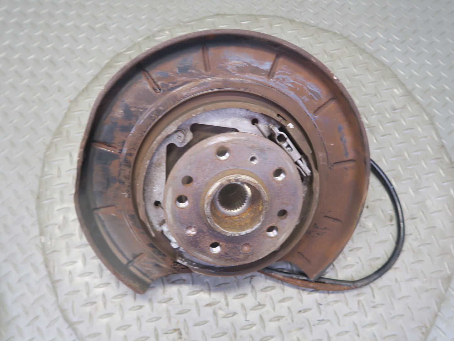 06-11 Mercedes W164 ML350 AWD Rear Left Spindle Knuckle Wheel Hub Bearing OEM