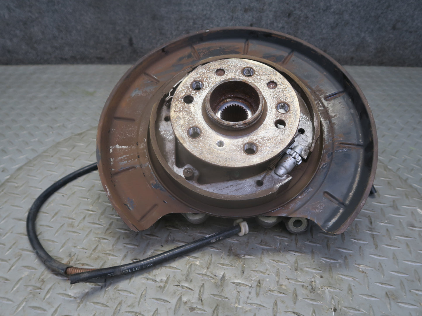 06-11 Mercedes W164 ML350 AWD Rear Right Spindle Knuckle Wheel Hub Bearing OEM