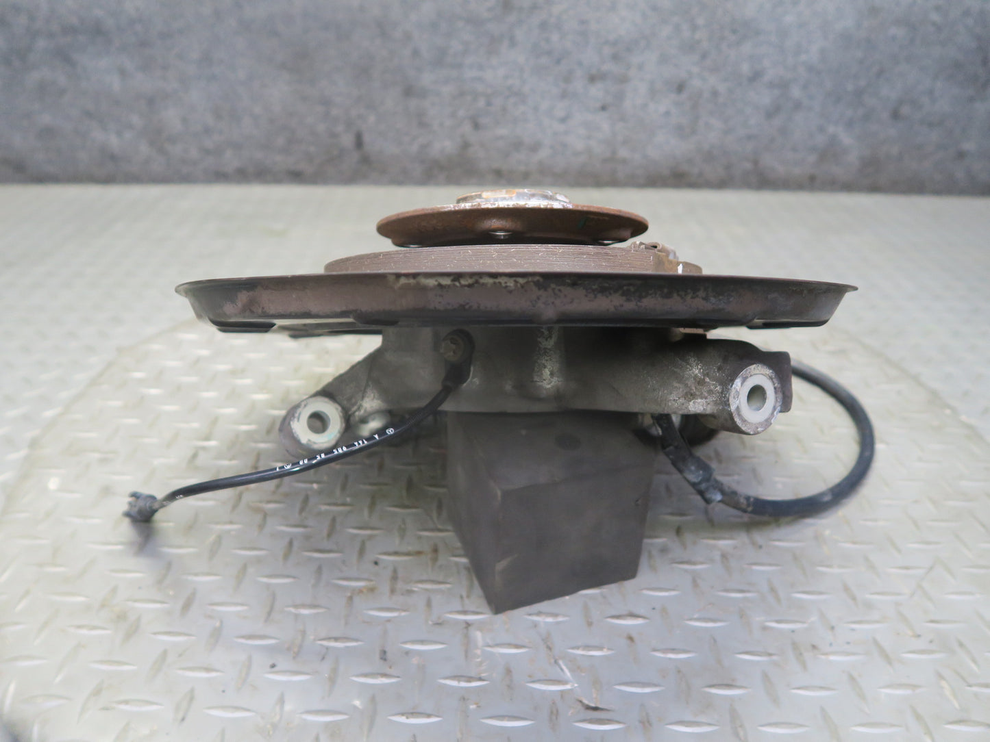 06-11 Mercedes W164 ML350 AWD Rear Right Spindle Knuckle Wheel Hub Bearing OEM