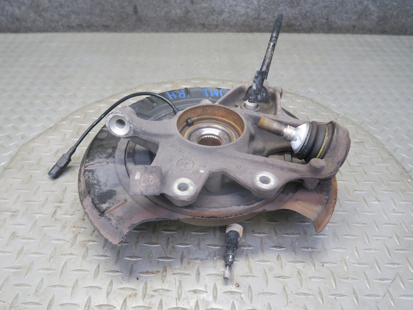 06-11 Mercedes W164 ML350 AWD Rear Right Spindle Knuckle Wheel Hub Bearing OEM