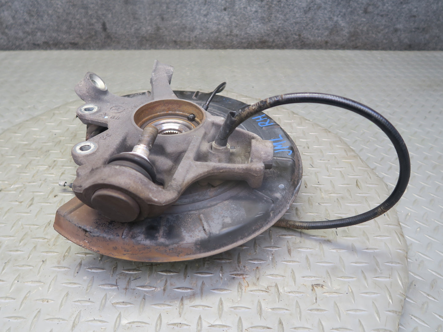 06-11 Mercedes W164 ML350 AWD Rear Right Spindle Knuckle Wheel Hub Bearing OEM