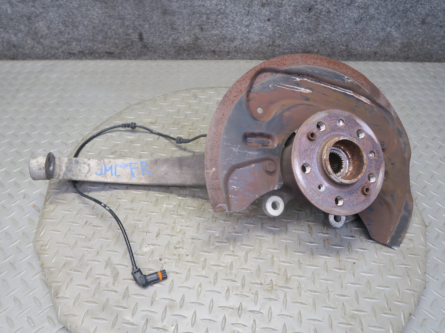 06-11 Mercedes W164 ML350 AWD Front Right Spindle Knuckle Wheel Hub Bearing OEM