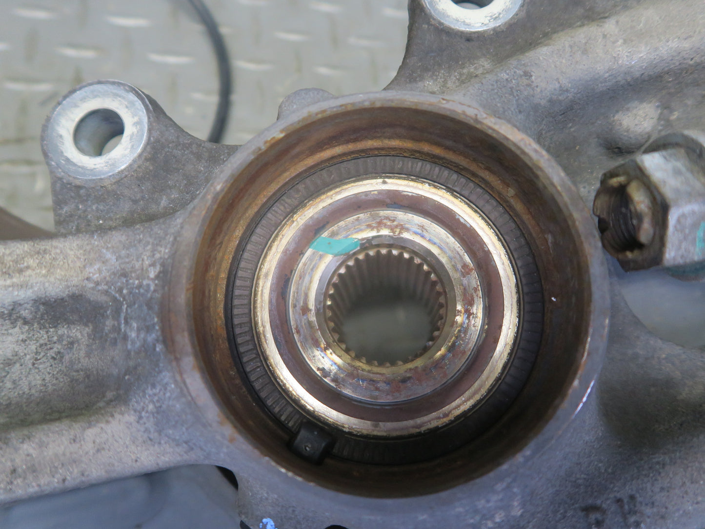 06-11 Mercedes W164 ML350 AWD Front Right Spindle Knuckle Wheel Hub Bearing OEM