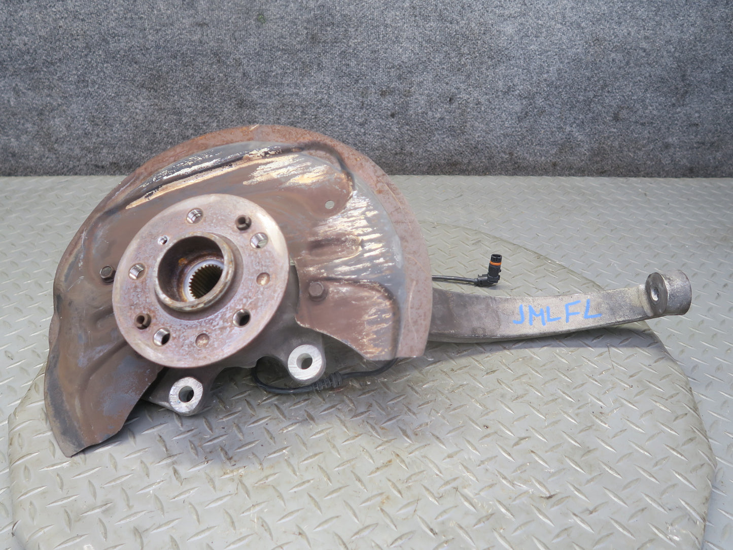 06-11 Mercedes W164 ML350 AWD Front Left Spindle Knuckle Wheel Hub Bearing OEM