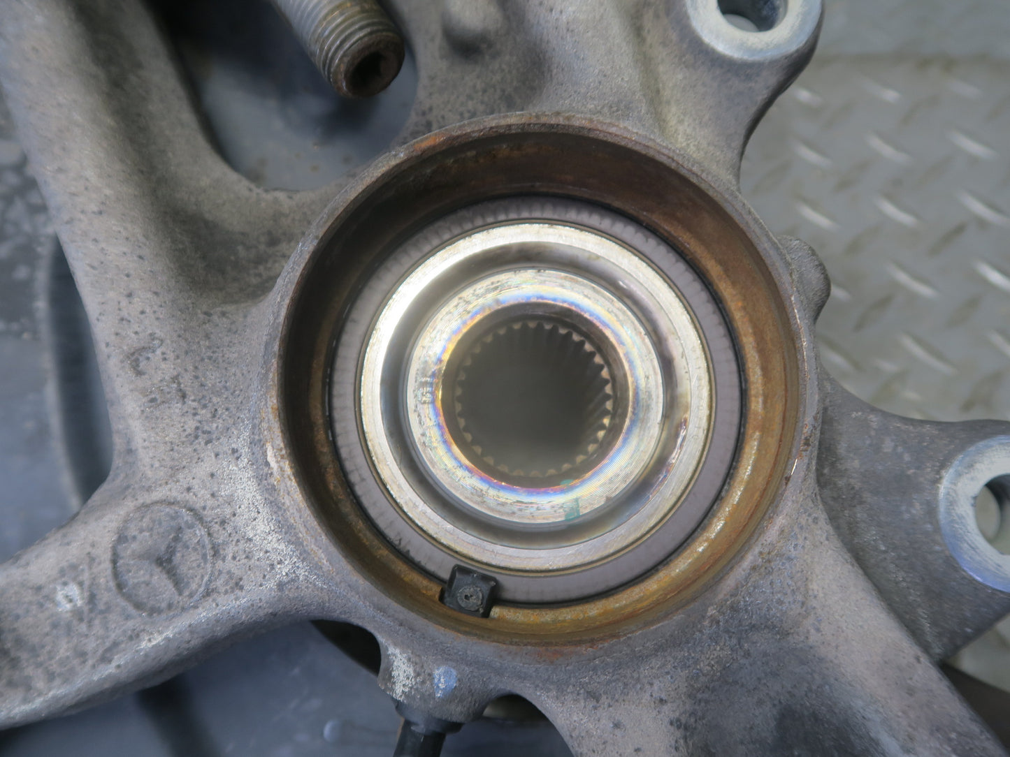 06-11 Mercedes W164 ML350 AWD Front Left Spindle Knuckle Wheel Hub Bearing OEM