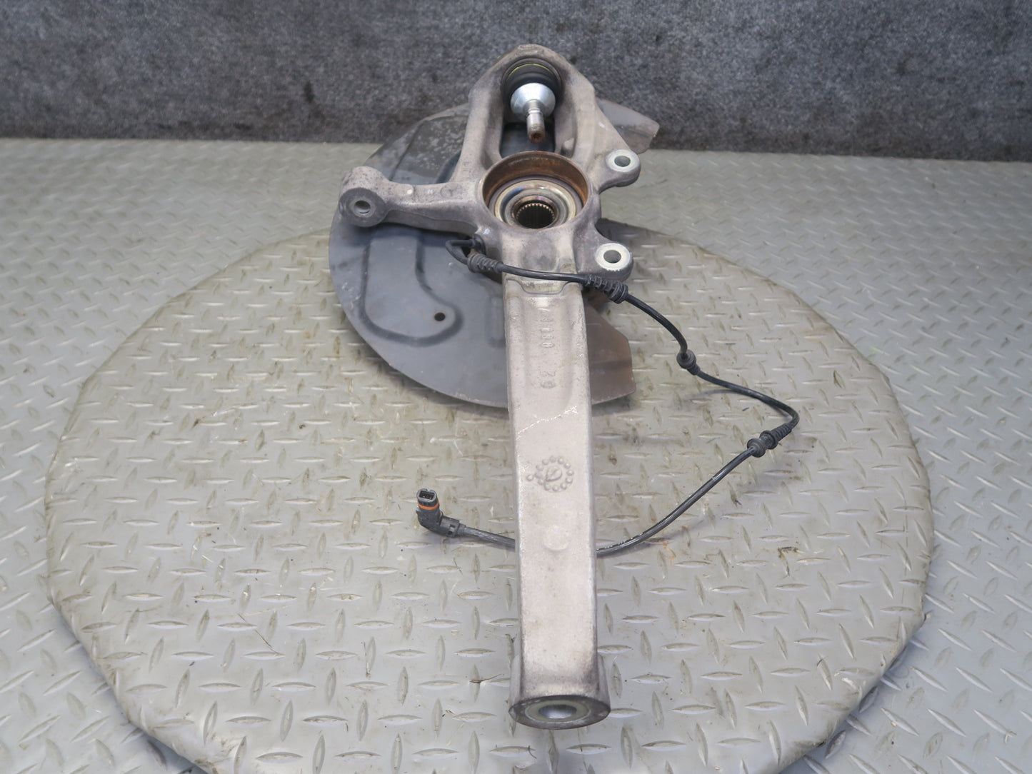 06-11 Mercedes W164 ML350 AWD Front Left Spindle Knuckle Wheel Hub Bearing OEM