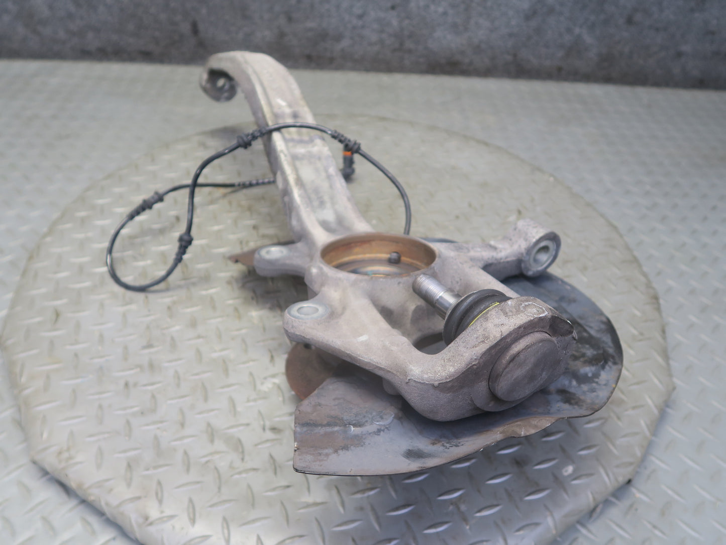 06-11 Mercedes W164 ML350 AWD Front Left Spindle Knuckle Wheel Hub Bearing OEM