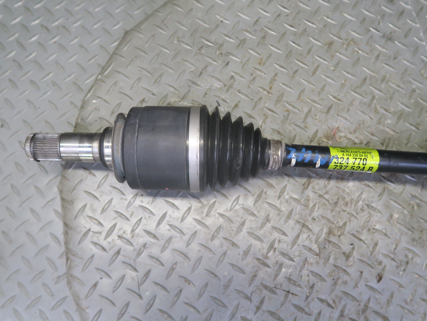 06-11 Mercedes W164 Ml-class AWD Front Left Axle Shaft 1643300801 OEM