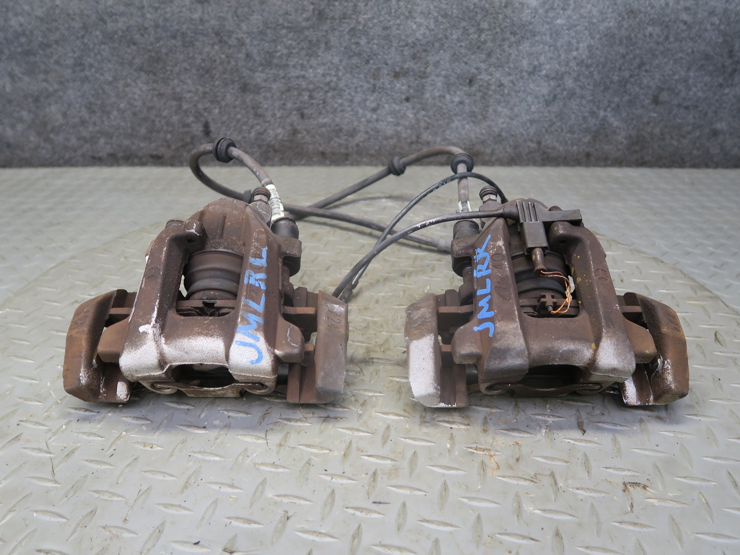 06-11 Mercedes W164 ML350 ML500 Set of 2 Rear Left & Right Brake Caliper OEM