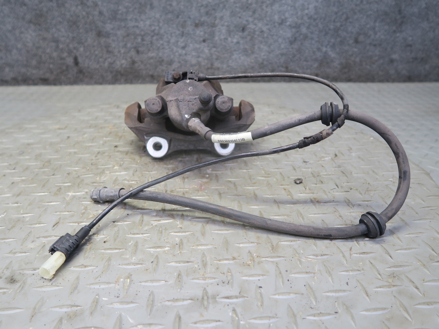 06-11 Mercedes W164 ML350 ML500 Set of 2 Rear Left & Right Brake Caliper OEM
