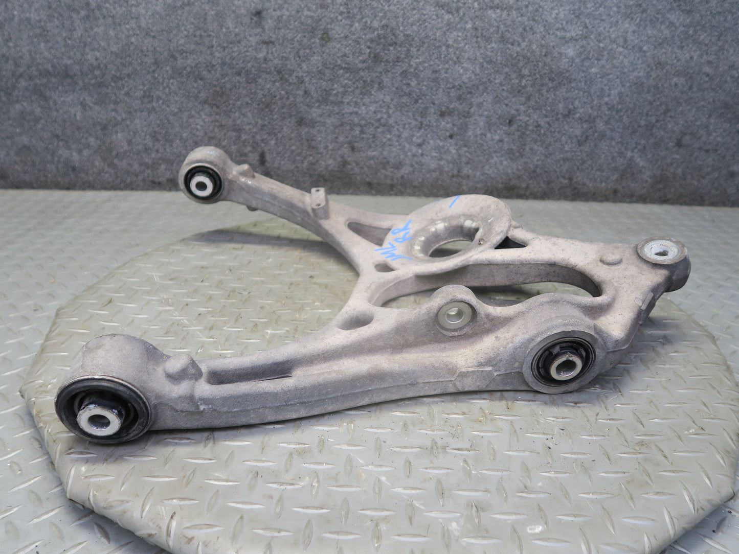 06-11 Mercedes W164 ML350 AWD Rear Right Lower Control Arm OEM