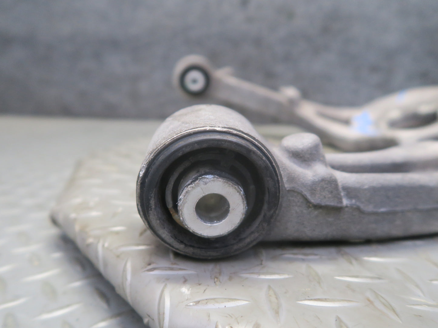 06-11 Mercedes W164 ML350 AWD Rear Right Lower Control Arm OEM
