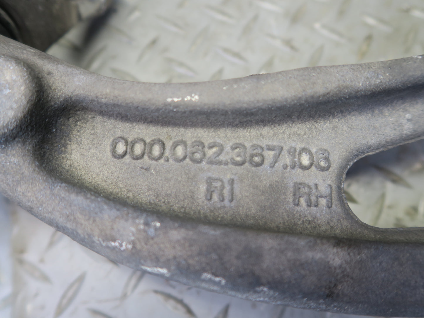 06-11 Mercedes W164 ML350 ML550 Front Right Lower Control Arm OEM
