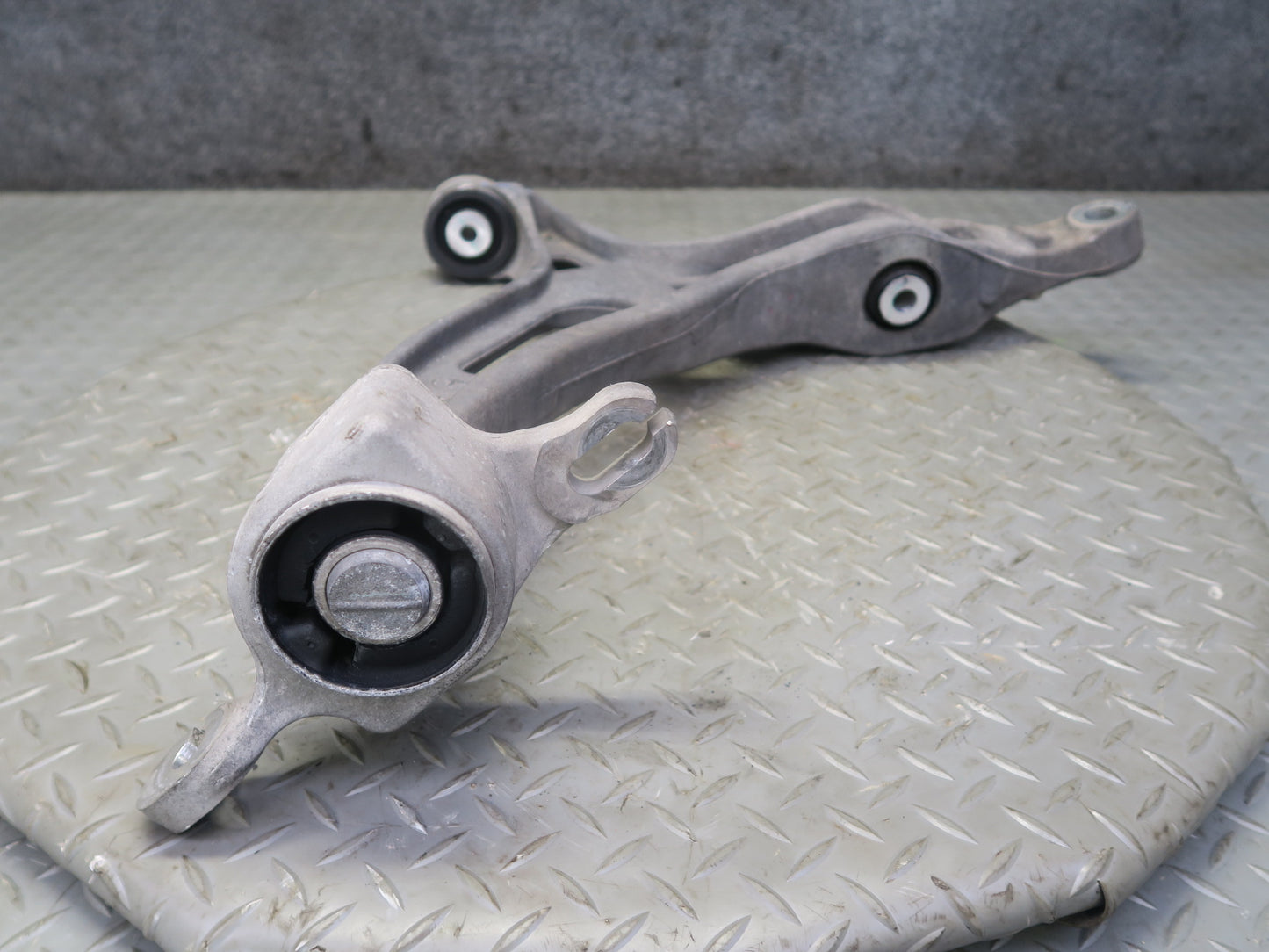 06-11 Mercedes W164 ML350 ML550 Front Right Lower Control Arm OEM