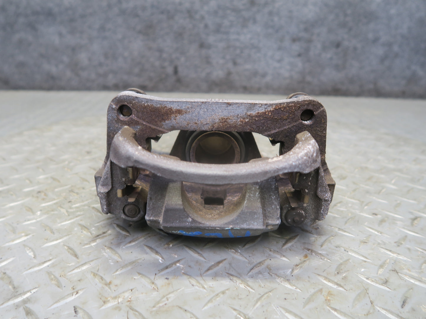 2008-2015 Lexus URJ201L LX570 Rear Left & Right Side Brake Caliper Set of 2