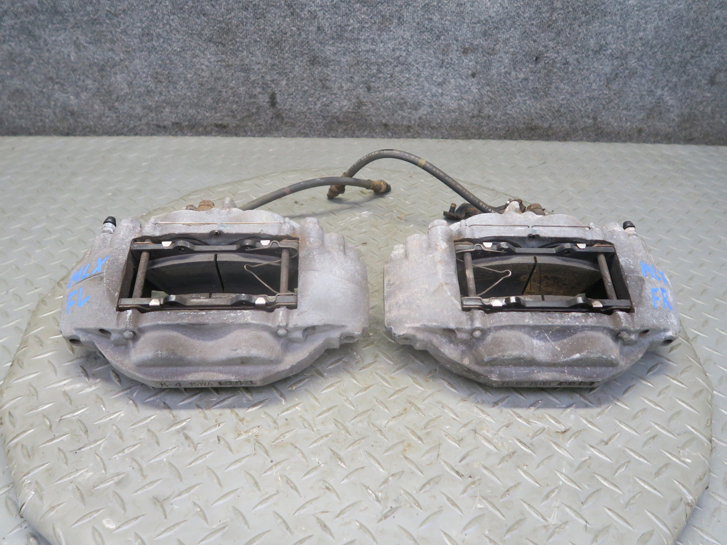 2008-2015 Lexus URJ201L LX570 Front Left & Right Side Brake Caliper Set of 2