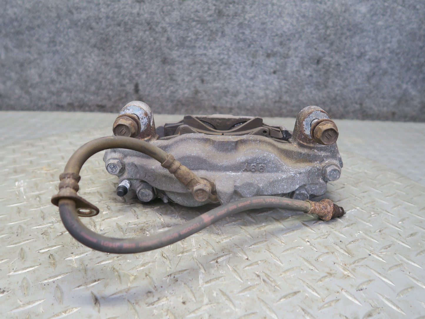 2008-2015 Lexus URJ201L LX570 Front Left & Right Side Brake Caliper Set of 2