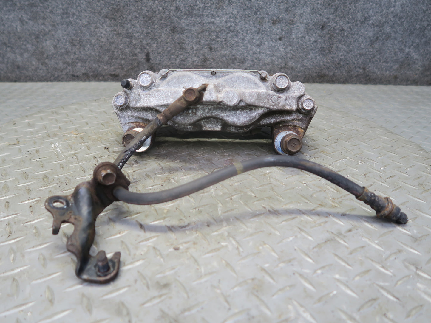 2008-2015 Lexus URJ201L LX570 Front Left & Right Side Brake Caliper Set of 2