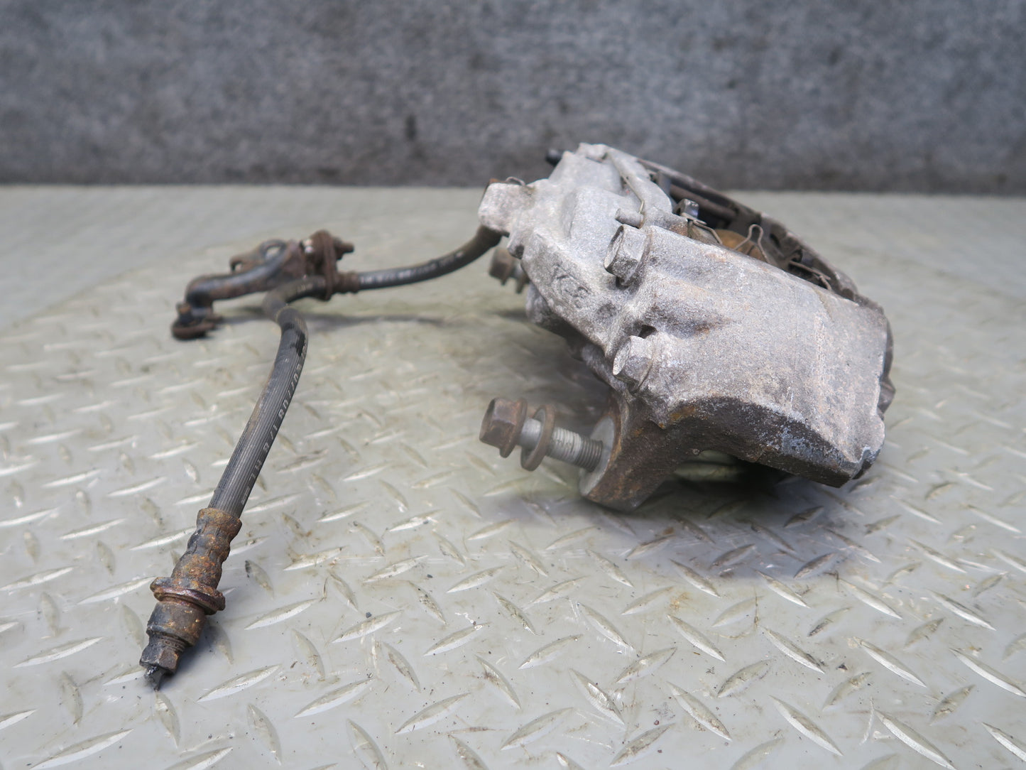 2008-2015 Lexus URJ201L LX570 Front Left & Right Side Brake Caliper Set of 2