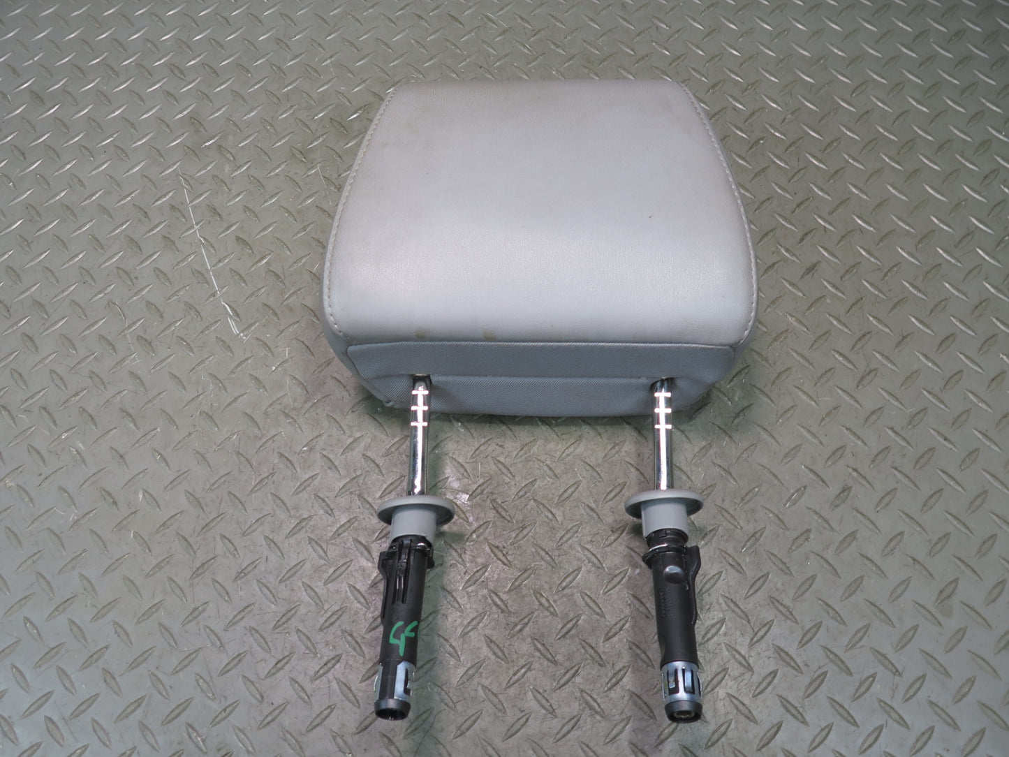 16-24 Chevrolet Camaro SS Set of 2 Front Left & Right Seat Headrest Gray OEM