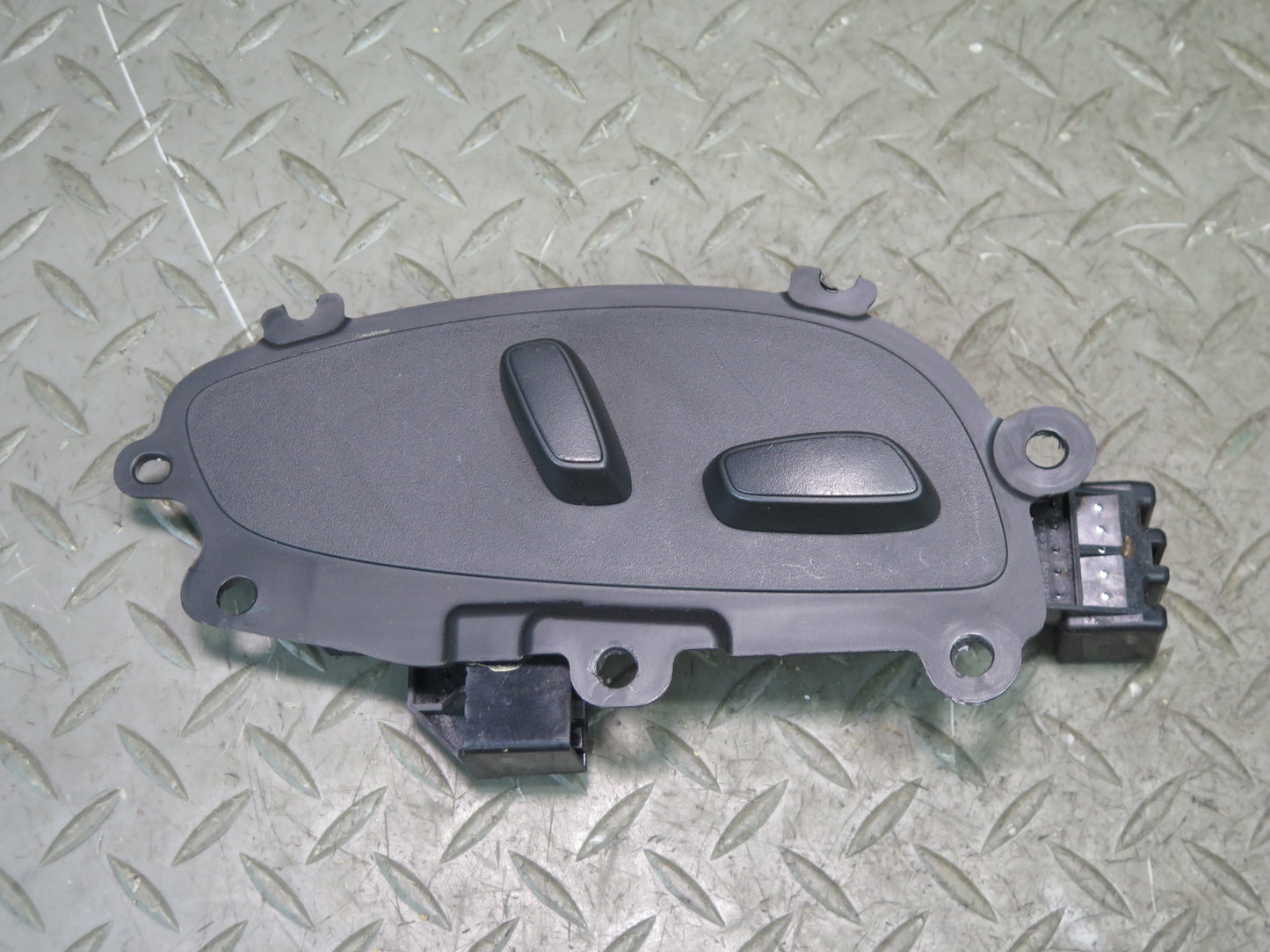 16-24 Chevrolet Camaro Front Right Passenger Seat Switch 23248803 OEM