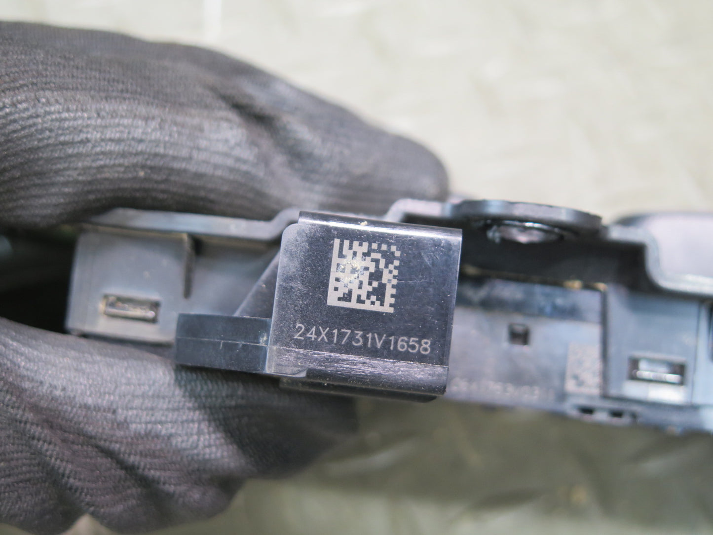 16-24 Chevrolet Camaro Front Right Passenger Seat Switch 23248803 OEM