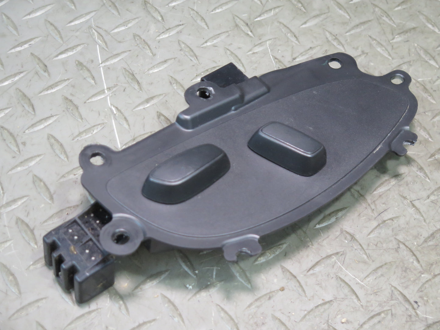 16-24 Chevrolet Camaro Front Right Passenger Seat Switch 23248803 OEM