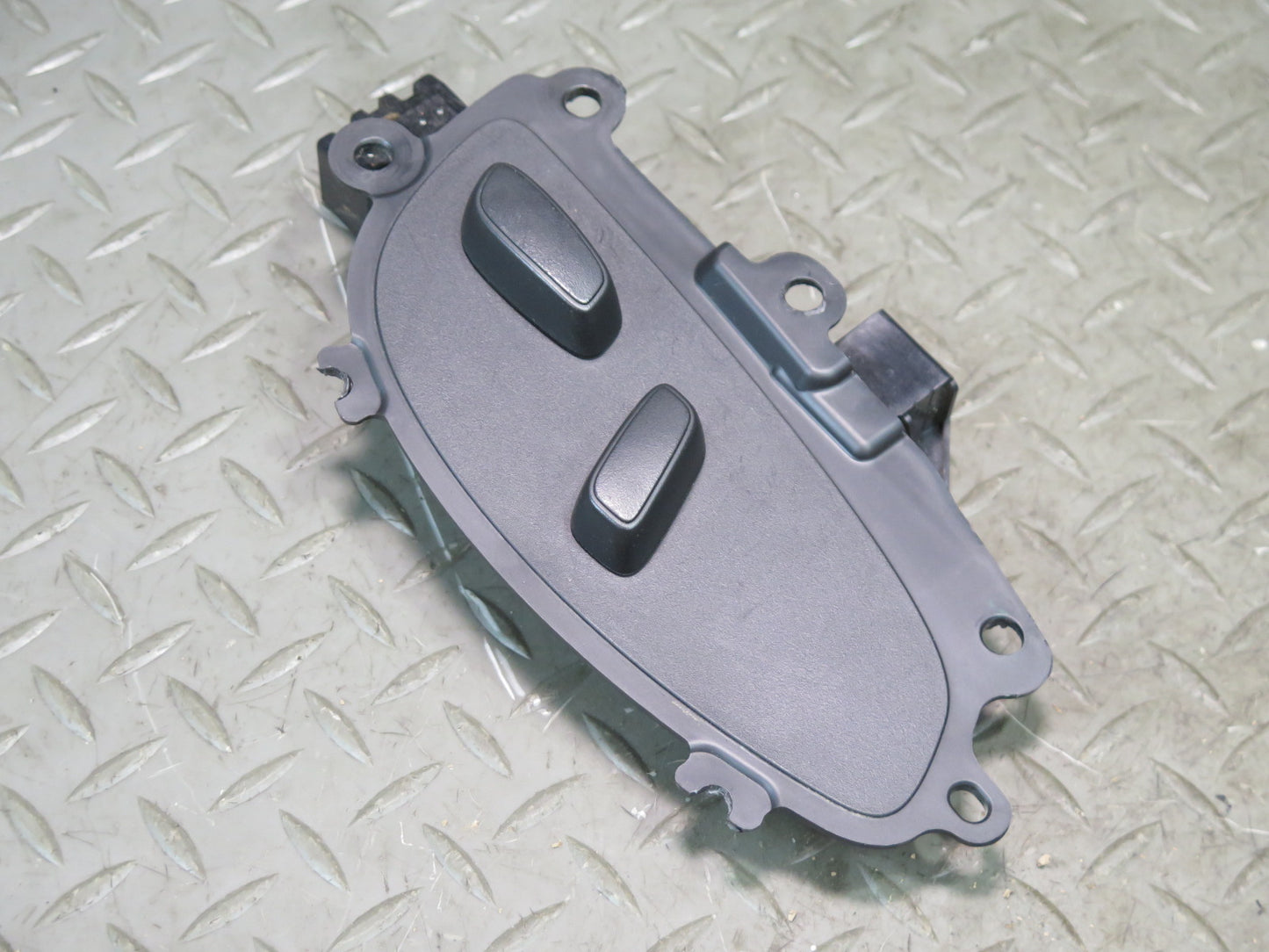 16-24 Chevrolet Camaro Front Right Passenger Seat Switch 23248803 OEM