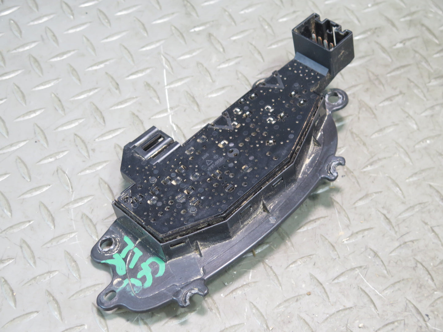 16-24 Chevrolet Camaro Front Right Passenger Seat Switch 23248803 OEM