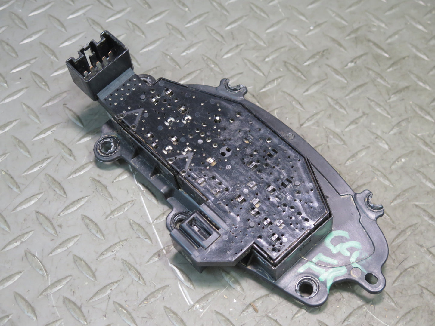 16-24 Chevrolet Camaro Front Right Passenger Seat Switch 23248803 OEM