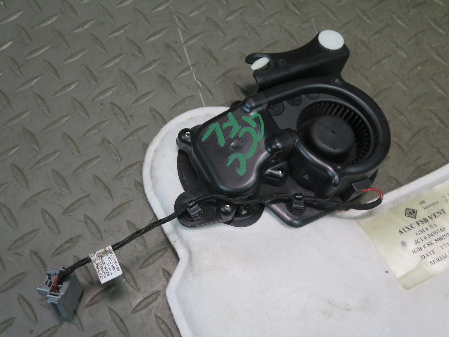 16-18 Chevrolet Camaro SS Front Left Seat Lumbar Pad w Blower Motor OEM