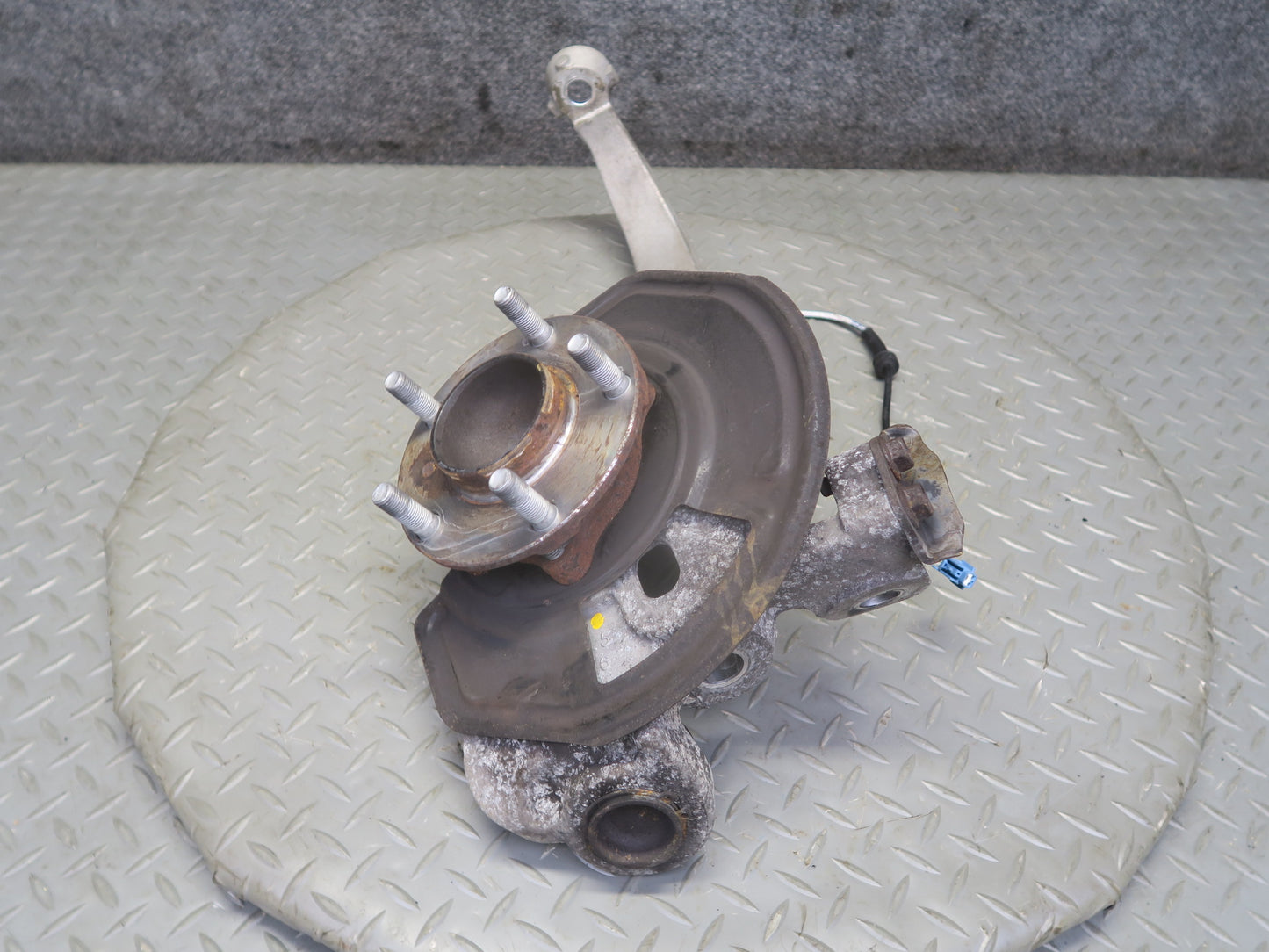 2004 Nissan Z33 350Z Convert Front Left Spindle Knuckle Wheel Hub Bearing OEM