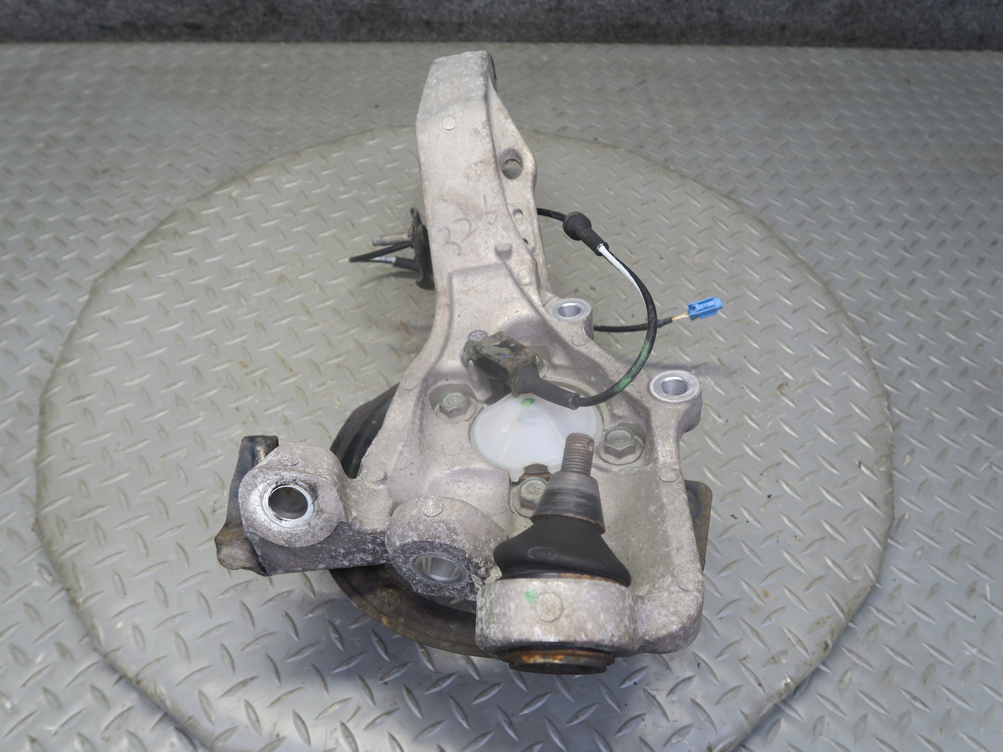 2004 Nissan Z33 350Z Convert Front Left Spindle Knuckle Wheel Hub Bearing OEM