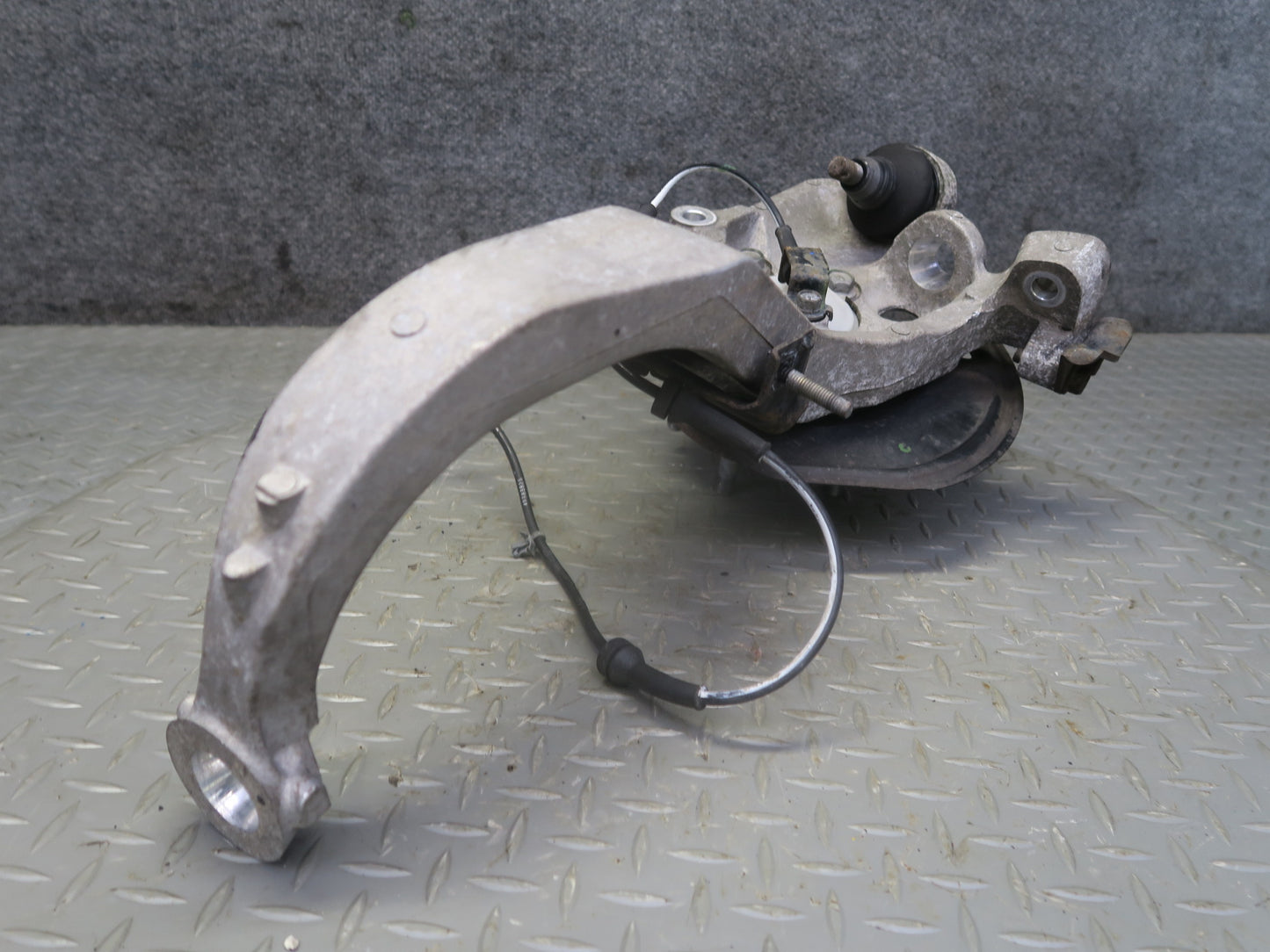 2004 Nissan Z33 350Z Convert Front Left Spindle Knuckle Wheel Hub Bearing OEM